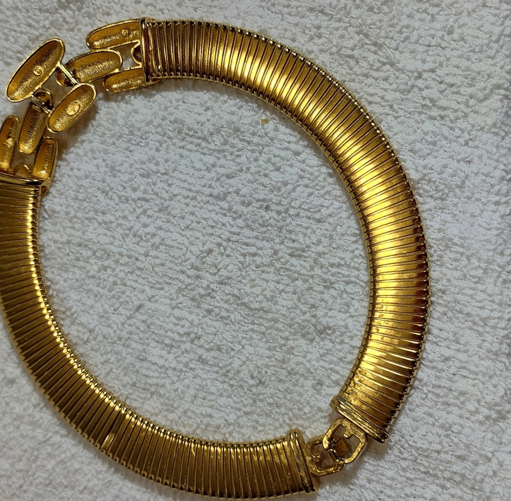 Elegant Givenchy Gold Panther Link  Necklace Statement - Picture 3 of 5